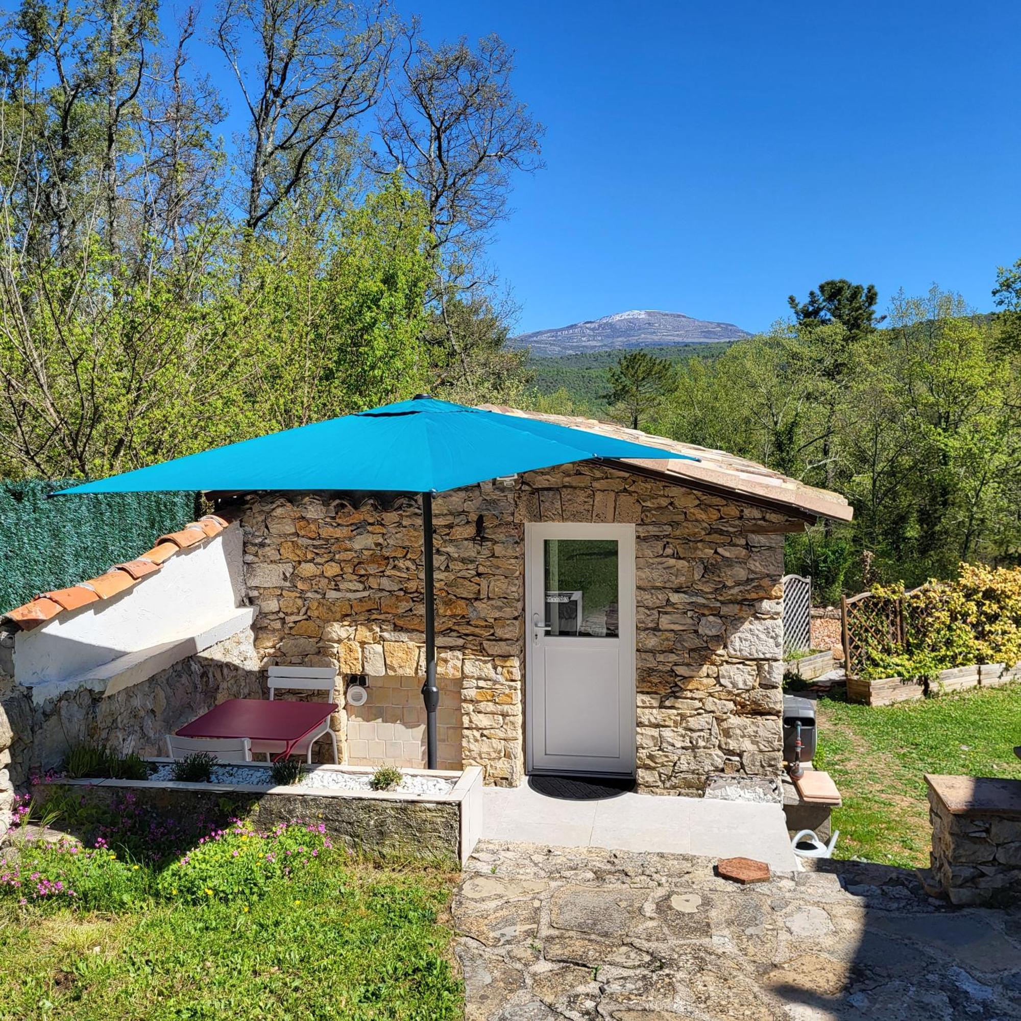 Готель Les Pierres De Cezaire Saint-Cezaire-sur-Siagne Екстер'єр фото